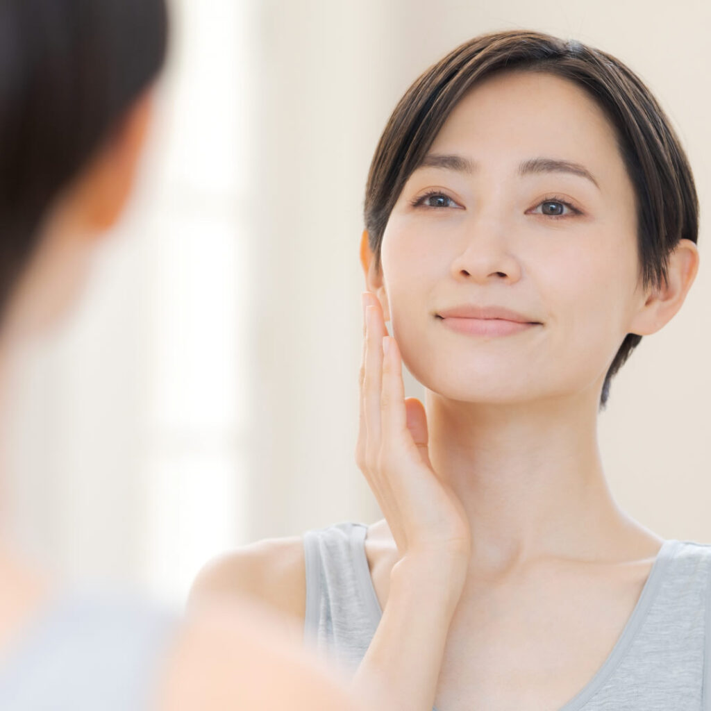 色素沈着を気にしている女性